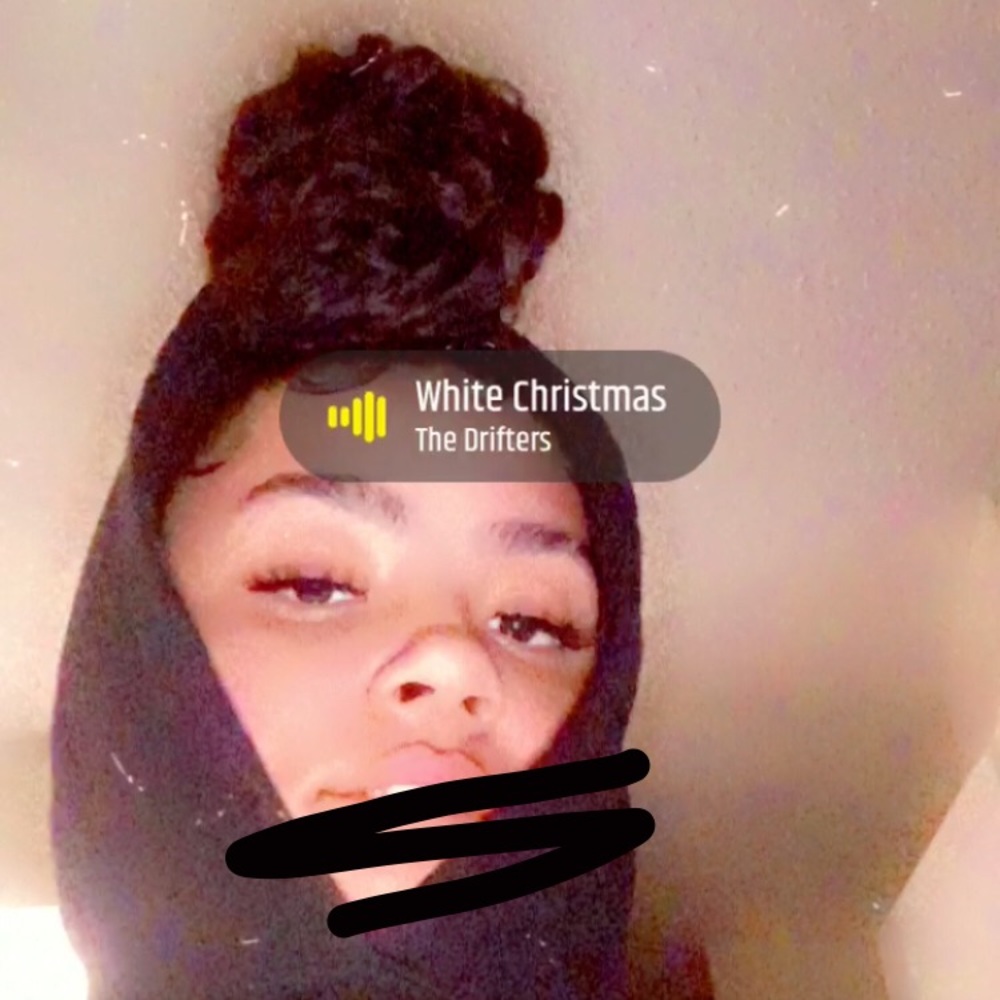 Meet your Posher, Dejah